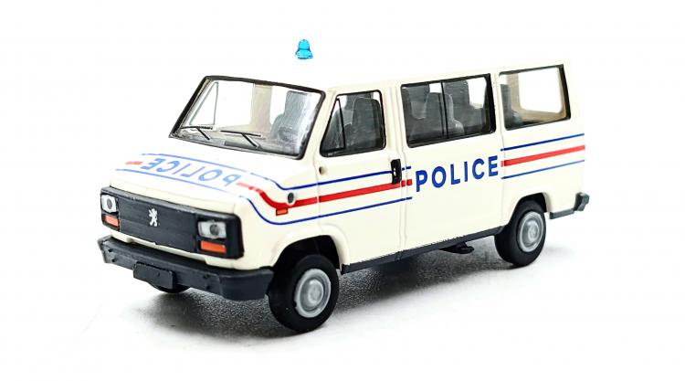 MINIBUS PEUGEOT J5 BLANC INTÉRIEUR GRIS 1982 POLICE AVEC GIROPHARE BLEU