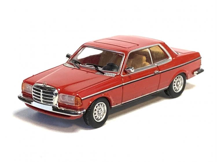 MERCEDES BENZ C123 COUPE ROUGE
