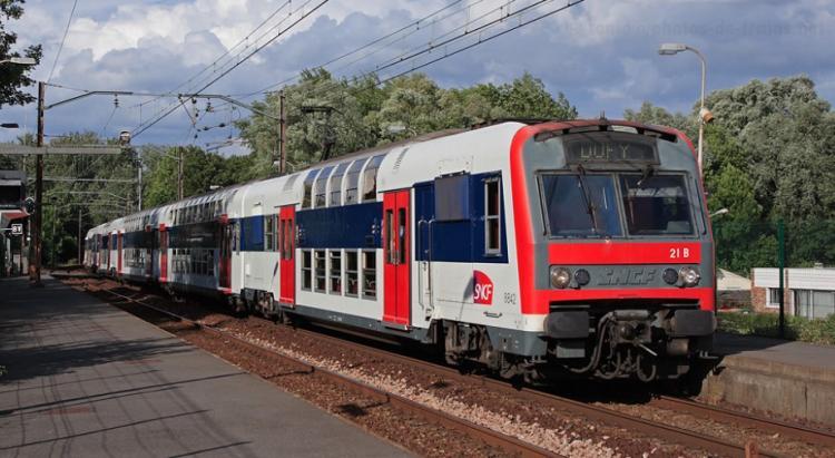 LOCOMOTIVE ELECTRIQUE Z5600 & FAUSSE MOTRICE RER C + 2 VOITURES VOYAGEURS SNCF - DIGITAL SOUND ECLAIREE - (A RESERVER)