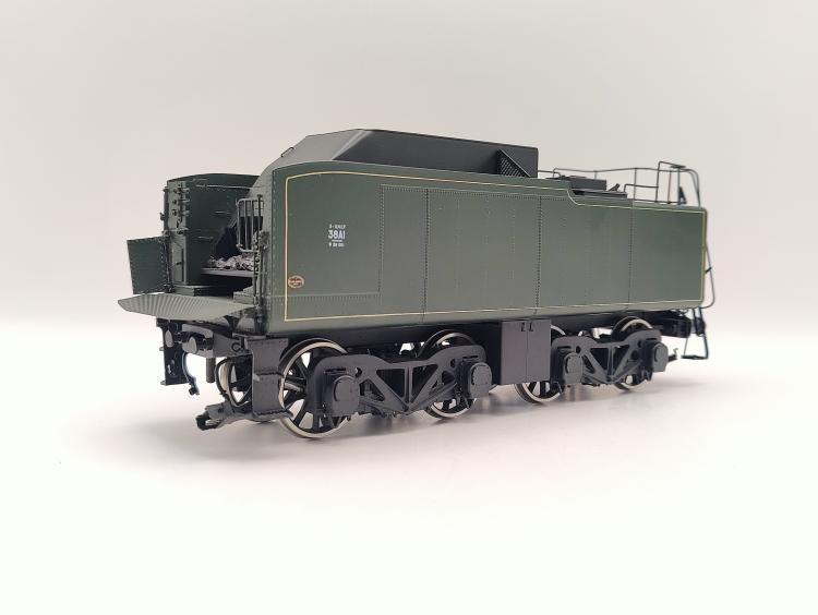 LOCOMOTIVE VAPEUR 231 K8 S TENDER 38 SNCF