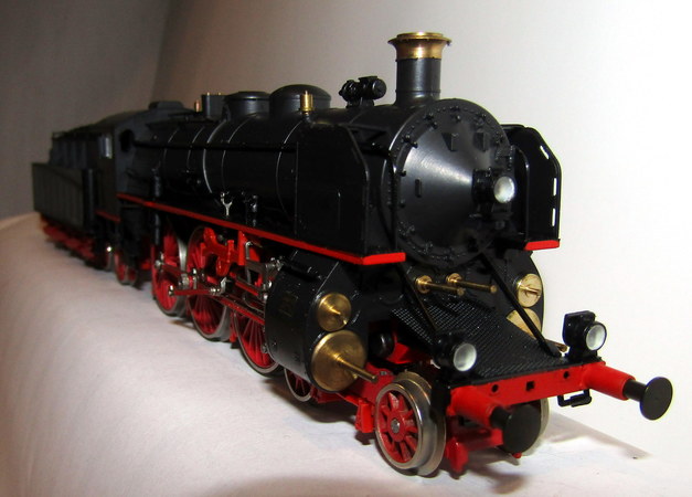 LOCOMOTIVE VAPEUR BR 18.451 DR