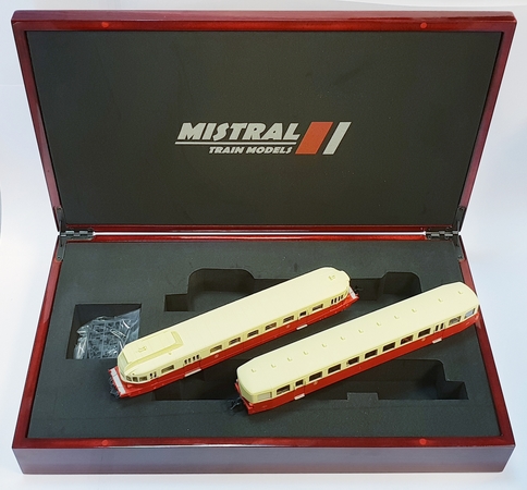 AUTORAIL VH IROQUOIS X2332 Toulouse + REMORQUE XR7207 SNCF 