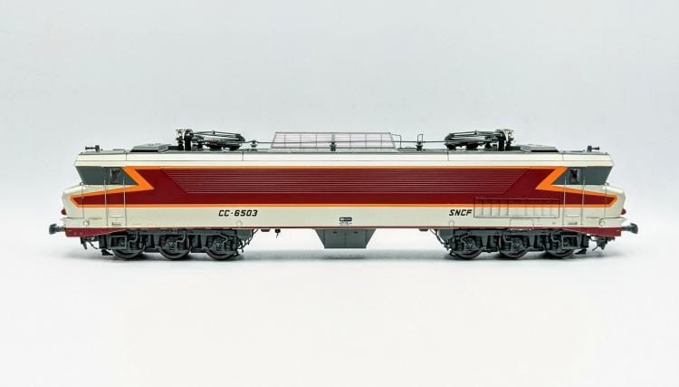 LOCOMOTIVE ELECTRIQUE CC 6503 SUD EST SNCF TEE GRIS MÉTALLISÉ, LIVRÉE ARZENS ,LOGO BEFFARA, DÉPÔT : LYON-MOUCHE, 160 KM/H - AC 3 RAILS