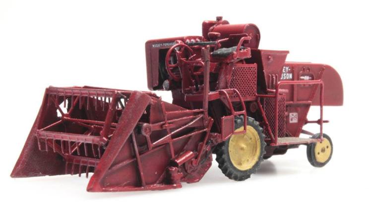MOISSONNEUSE BATTEUSE MASSEY FERGUSON MF 830 ROUGE