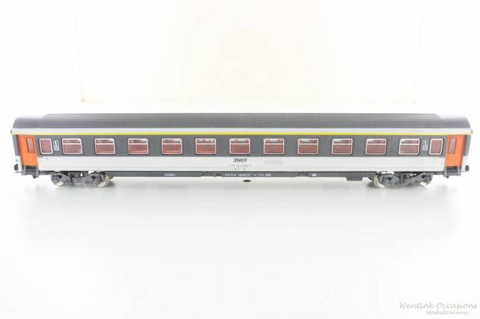 VOITURE VOYAGEURS CORAIL 1°CL SNCF SOUS CELLOPHANE