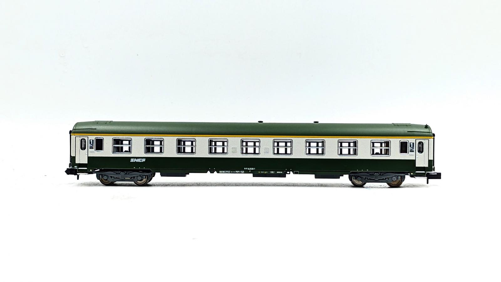 Wagon Voyageurs SNCF Vert Lima - Modèle A9 / A7D Mixte Fourgon/1ère Classe - Échelle HO - Occasion