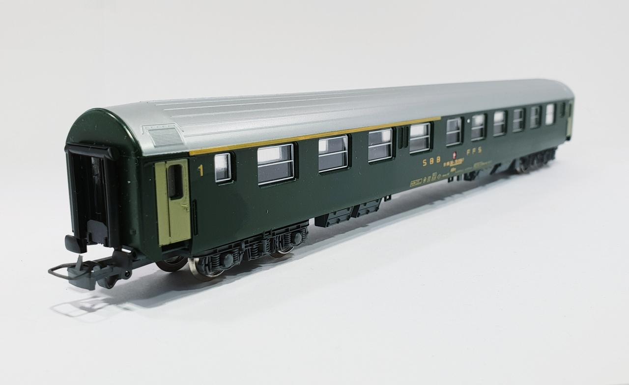 FRANCE TRAINS VOITURE VOYAGEURS 1E / 2E CLASSE TYPE TY EST N