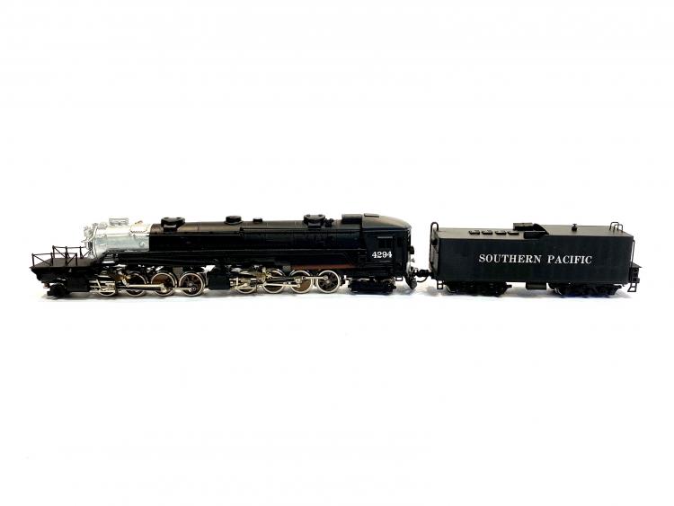 LOCOMOTIVE A VAPEUR AC-12 4294 CAB FORWARD  TENDER SOUTHERN PACIFIC (KEY IMPORT)