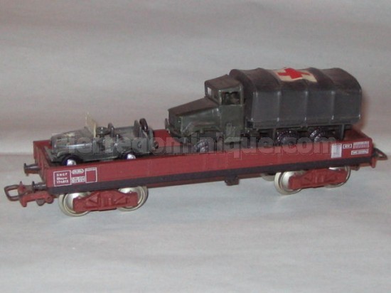 WAGON PLAT A BOGIES AVEC CHARGEMENT MILITAIRE SNCF - NEUF SOUS CELLOPHANE