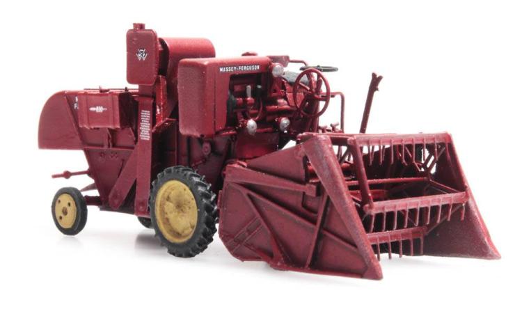 MOISSONNEUSE BATTEUSE MASSEY FERGUSON MF 830 ROUGE