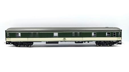 RAME DB 1°CL ET 2 °CL AVEC UN FOURGON BAGAGES