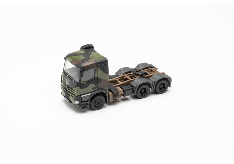 TRACTEUR MERCEDES BENZ AROCS 6X4 DE L ARMEE ALLEMANDE VERT CAMOUFLAGE