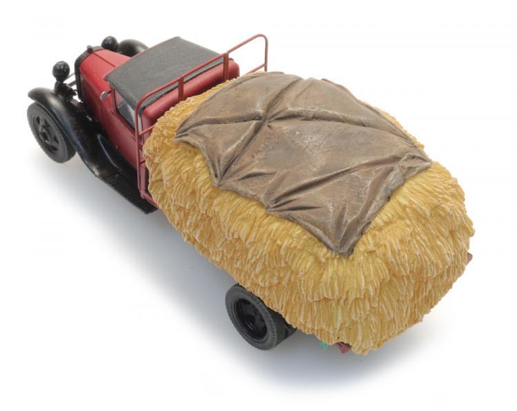 PORTEUR FORD AA A PLATEAU AVEC DOSSERET CHARGE DE FOIN