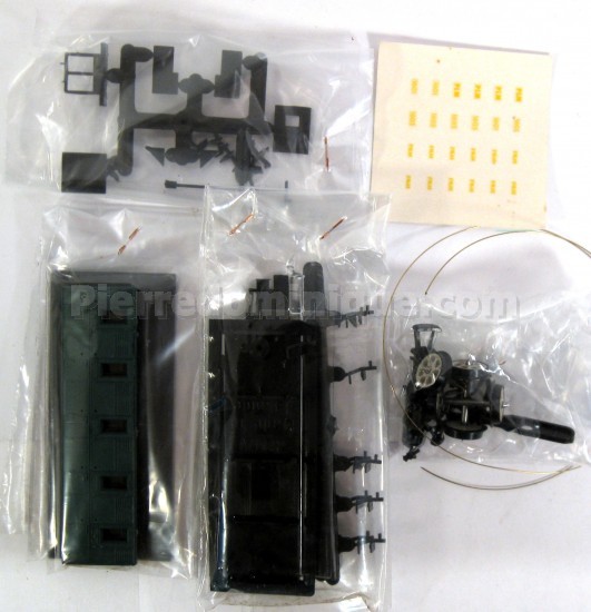 VOITURE VOYAGEUR 3eme CL 3 ESSIEUX 1855 GUERITE CENTRALE