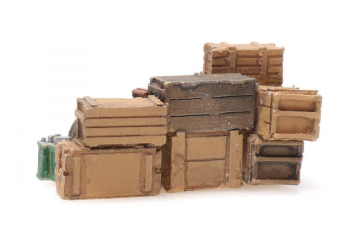 PETIT CHARGEMENT POUR CAMION (25MM X 14MM) COMPOSE DE CAISSES BIDONS ET TONNEAU