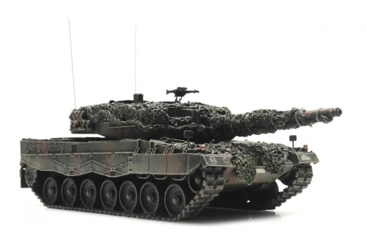 CHAR LEOPARD 2A4 CAMOUFLAGE
