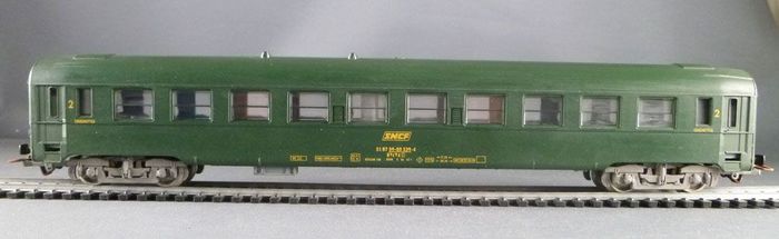 VOITURE VOYAGEURS 2°CL SNCF SOUS CELLOPHANE