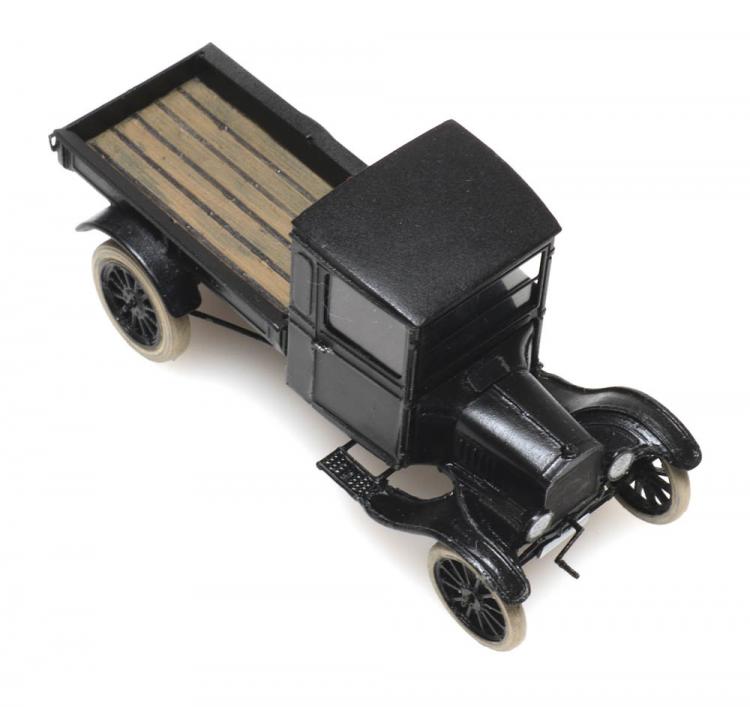 CAMION PORTEUR FORD MODEL TT A PLATEAU NOIR