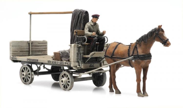 CHEVAL + CHARRETTE VAN GEND EN LOOS