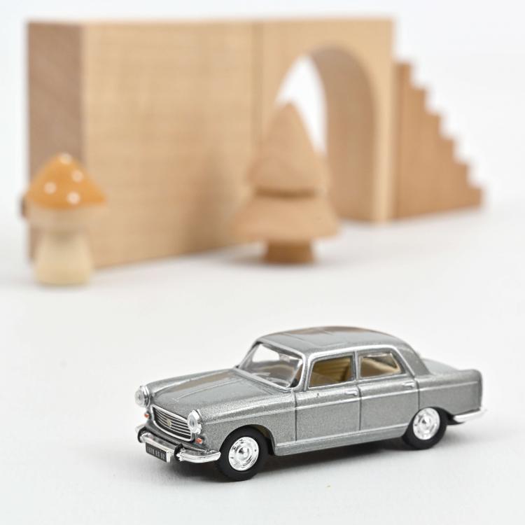 PEUGEOT 404 BERLINE TRI-CORPS 4 PORTES GRIS METALLISE INTÉRIEUR BEIGE DE 1968