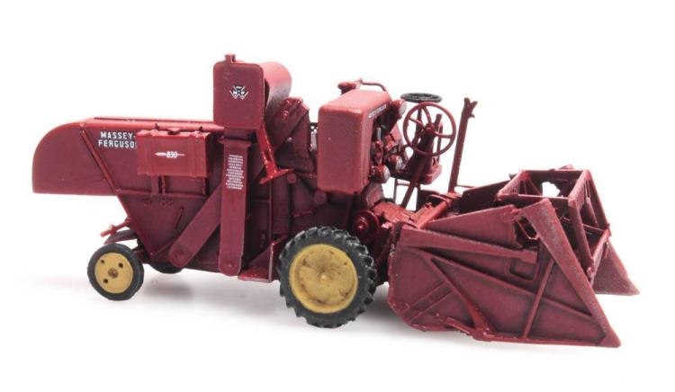MOISSONNEUSE BATTEUSE MASSEY FERGUSON MF 830 ROUGE