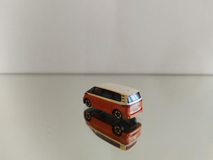 VOLKSWAGEN ID BUZZ VITRE BLANC ET ORANGE
