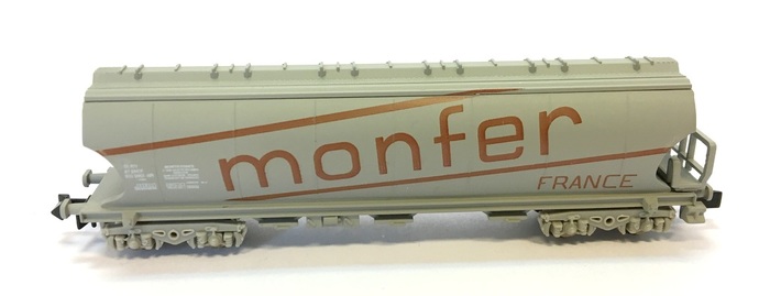 WAGON CEREALIER A PAROIS LATERALES BOMBEES ''MONFER FRANCE'' SNCF
