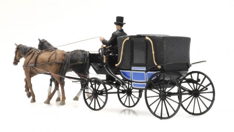 CAROSSE AVEC 2 CHEVAUX ET COCHER