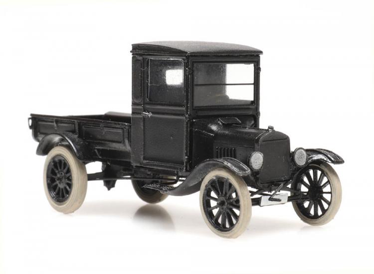 CAMION PORTEUR FORD MODEL TT A PLATEAU NOIR