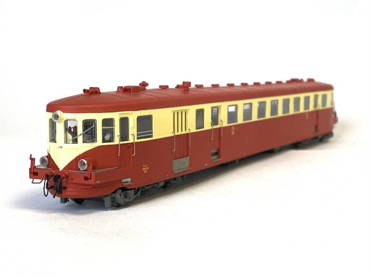 AUTORAIL IROQUOIS X2318 + REMORQUE XR6012 NIORT - AVIGNON SNCF