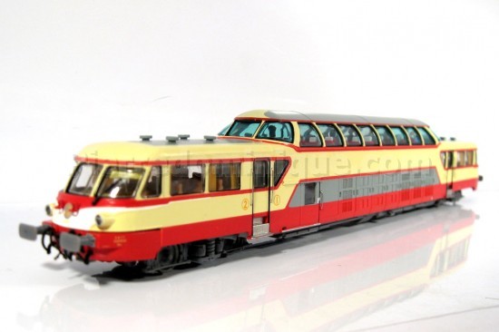 Autorail diesel panoramique X-4210 origine SNCF avec marquages cerclés