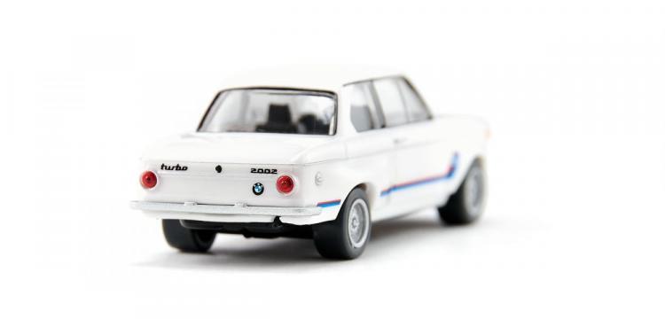 BERLINE DE COURSE BMW 2002 TURBO 2 PORTES BLANCHE DE 1968 À 1974