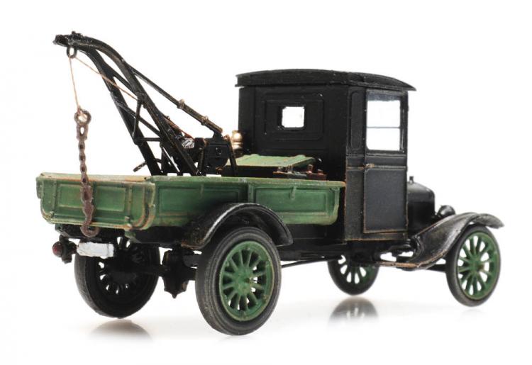 CAMION PORTEUR FORD MODEL TT DEPANEUSE NOIRE ET VERTE
