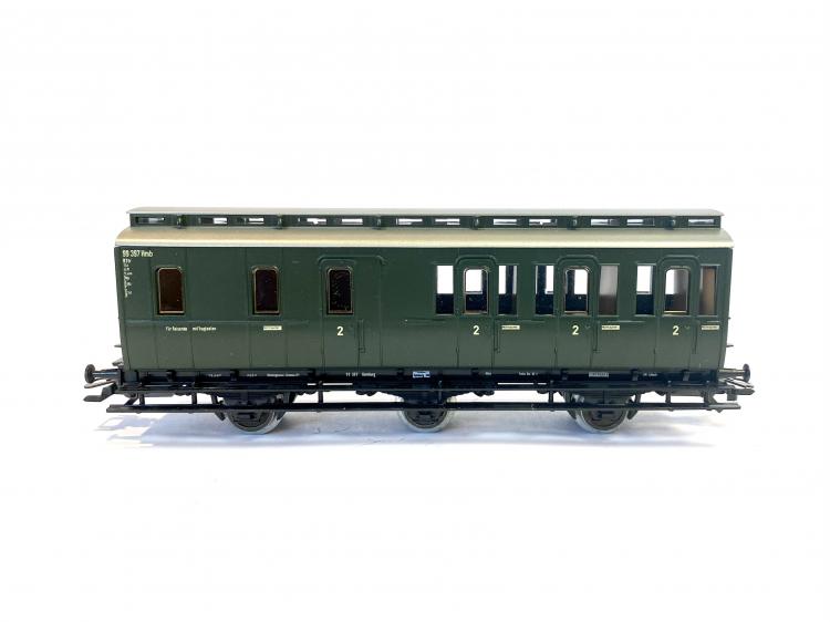 LOT DE 8 VOITURES VOYAGEURS A 3 ESSIEUX DE LA DB