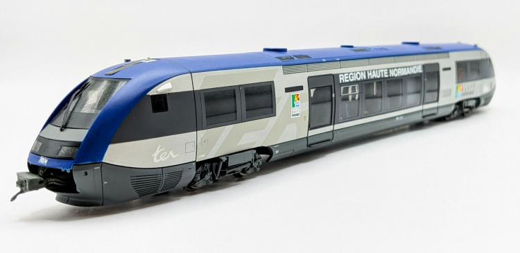 AUTORAIL X73500 LIVREE REGION HAUTE NORMANDIE GRAND LOGO TER SNCF - ECLAIRAGE INTERIEUR + FEUX INVERSE, DETAILLE AVEC PERSONNAGES