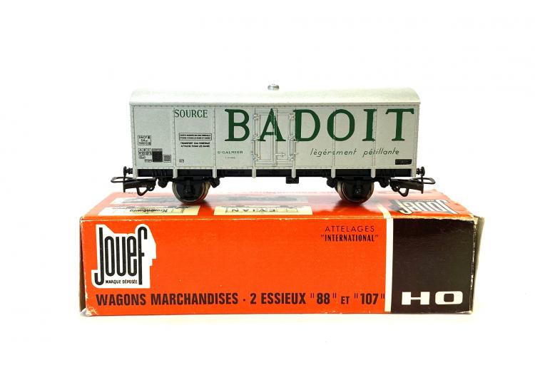 WAGON COUVERT EVIAN BADOIT SNCF