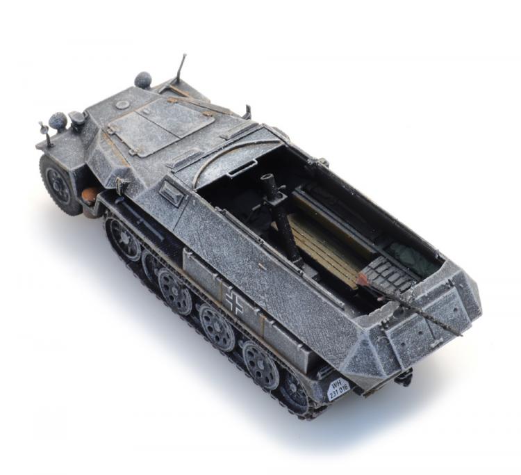 HALFTRACK VEHICULE DE TRANSPORT DE TROUPE Sd.Kfz 251/2 AVEC LANCEUR DE GRENADES CAMOUFLAGE D HIVER