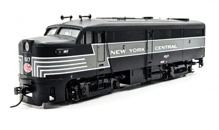 LOCOMOTIVE DIESEL NEW YORK CENTRAL FA2 1046 + FA1 1017 NEW YORK CENTRAL / DUMMY FB2 NEW YORK CENTRAL 3353 + DUMMY FB2 NEW YORK CENTRAL 3346