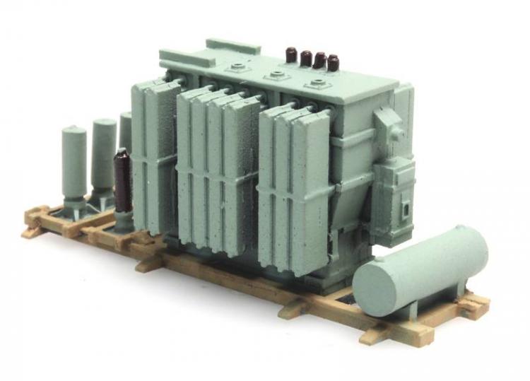 CHARGEMENT D\'UN TRANSFORMATEUR ÉLECTRIQUE AEG ECHELLE N