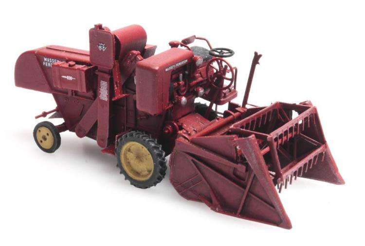 MOISSONNEUSE BATTEUSE MASSEY FERGUSON MF 830 ROUGE
