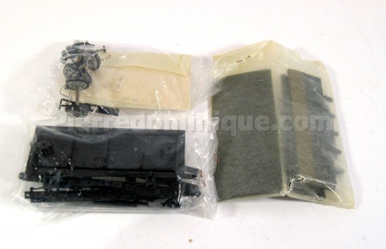 VOITURE VOYAGEUR B4 2 ESSIEUX PLM 2EME CLASSE 1855