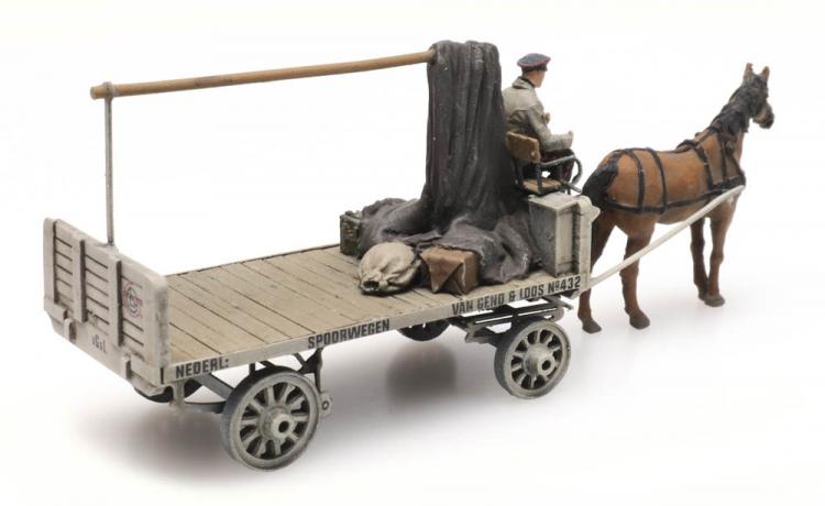 CHEVAL + CHARRETTE VAN GEND EN LOOS