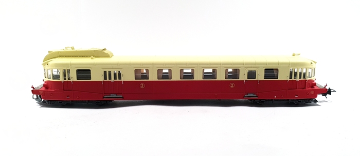 AUTORAIL RENAULT VH X2119 IROQUOIS - DEPOT D\\\'AVIGNON - ETAT SNCF