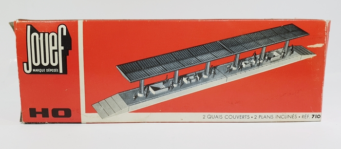 MAQUETTE DE DEUX QUAIS COUVERTS a monter dans leur boite