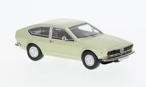 Alfa Romeo Alfetta GT 1975 Verte - Miniature 1/18 Par Cult Models, Neuve