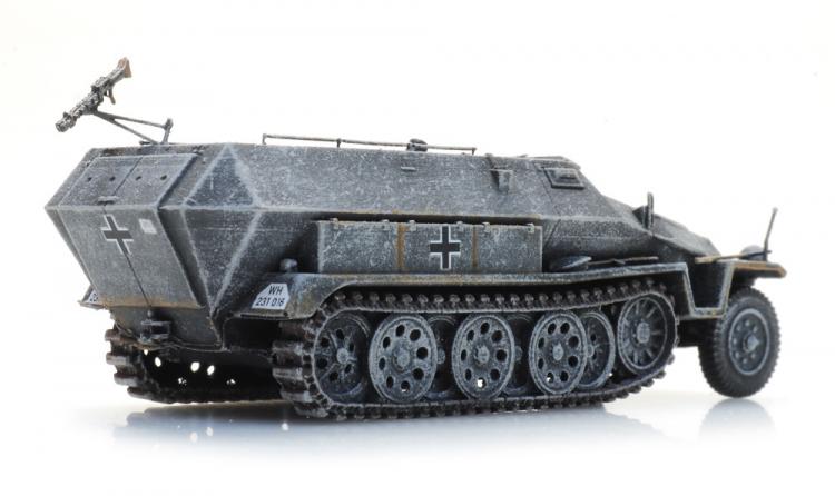 HALFTRACK VEHICULE DE TRANSPORT DE TROUPE Sd.Kfz 251/2 AVEC LANCEUR DE GRENADES CAMOUFLAGE D HIVER