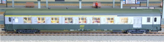 *PROMOS* - VOITURE VOYAGEURS 1°CL FOURGON uic DE LA SNCF