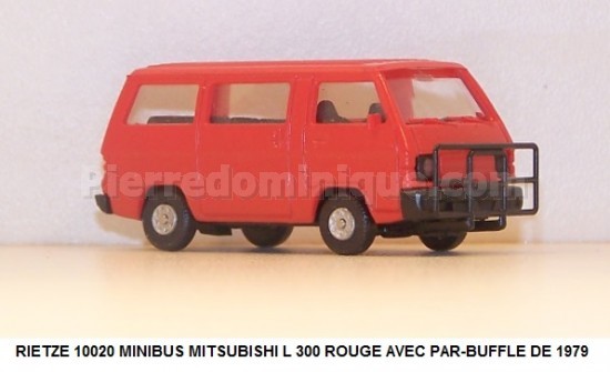 *PROMOS* - MINIBUS MITSUBISHI L 300 ROUGE AVEC PAR-BUFFLE DE 1979