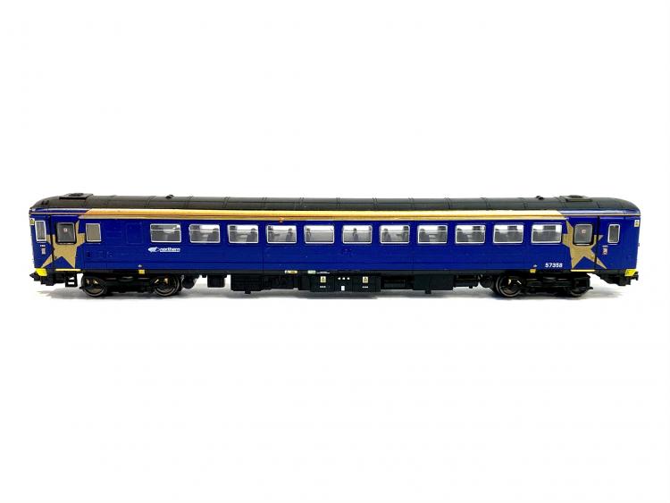 AUTOMOTRICE DMU CLASS 150/1 + VOITURE PILOTE ET VOITURE INTERMEDIAIRE FIRST NORTH WESTERN