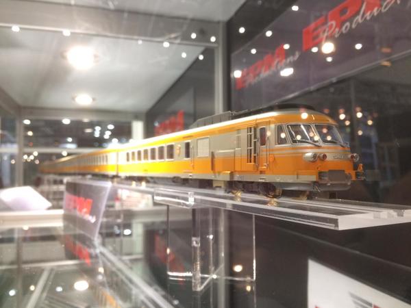 COFFRET TURBOTRAIN RTG 5 ELEMENTS RAME N°4 DEPOT DE VENISSIEUX SNCF - AC 3 rails